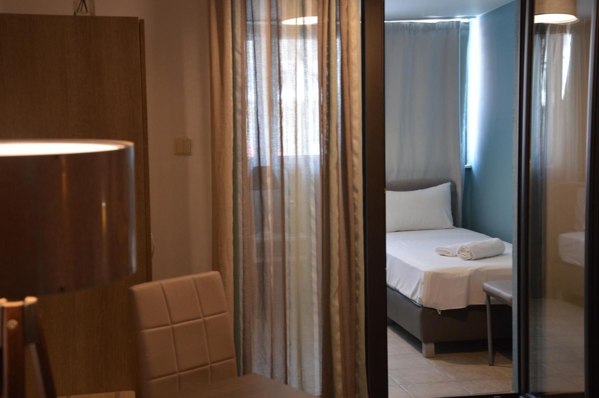 Aqua Mare Sea Side Rooms Nea Kallikrateia Exterior foto